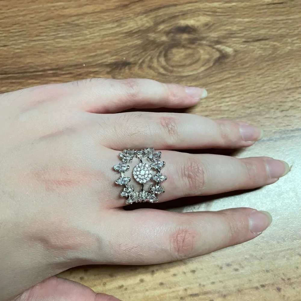 Unique Ring